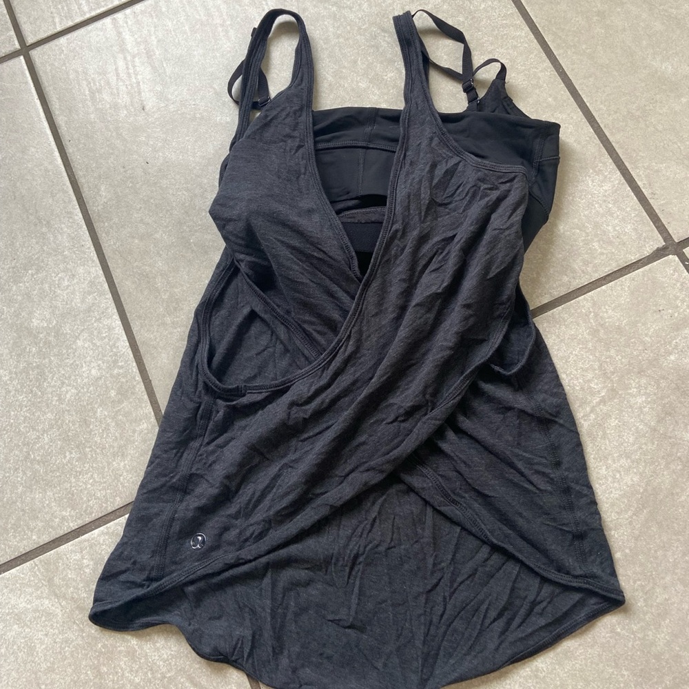 Lululemon Women’s Grey Built In Sports Bra Workout Shirt